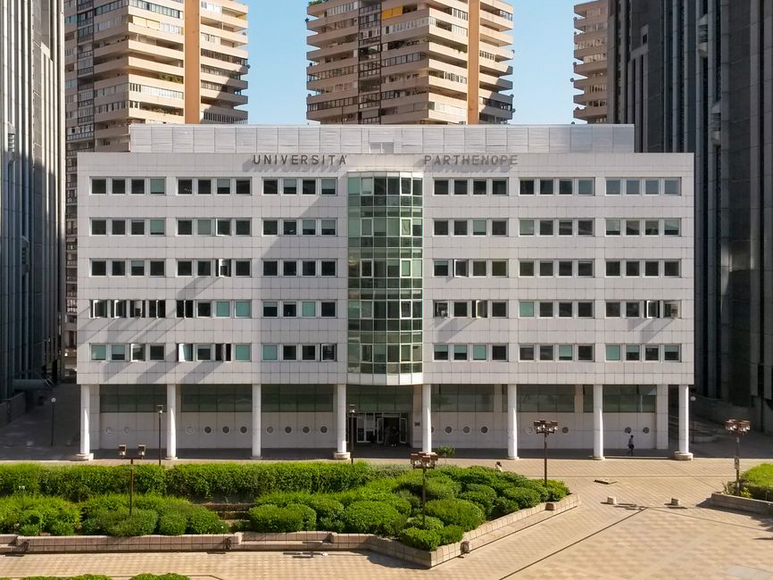Gordon East Public School（Gordon）国际学生入学:2026/2027 开放年级、学区与陪读要求
